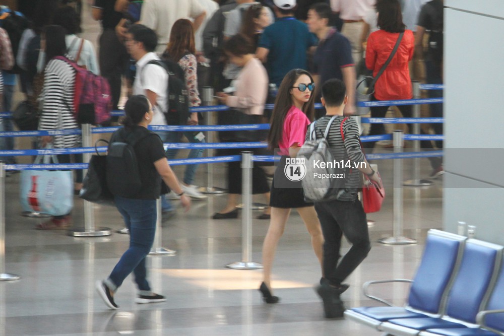 Hương Giang vội vã ở sân bay Tân Sơn Nhất, suýt muộn chuyến bay quay lại Thái Lan vì kẹt xe